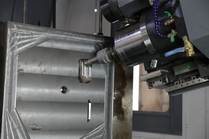 鉆攻一體機的數控系統如何操作？