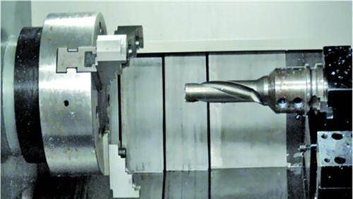 深孔鉆機座是如何制成與噴漆？