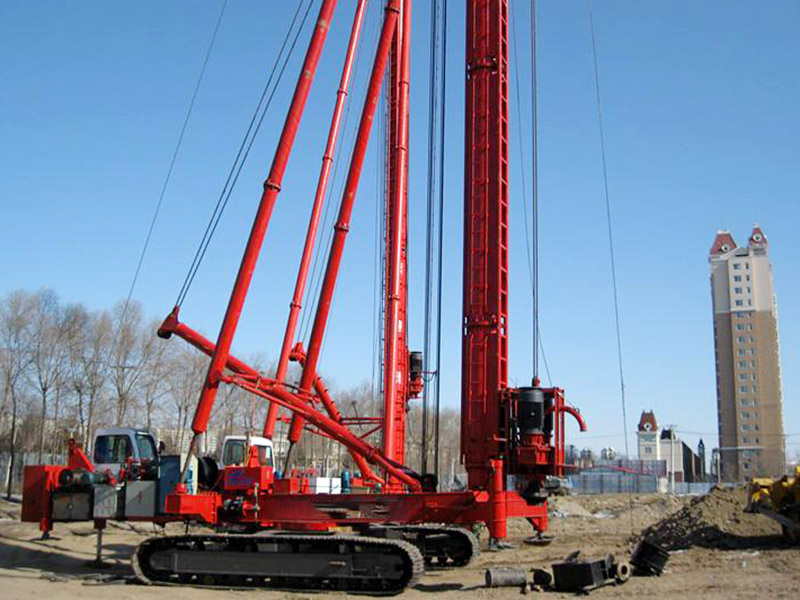 灌注樁鉆孔機多高？