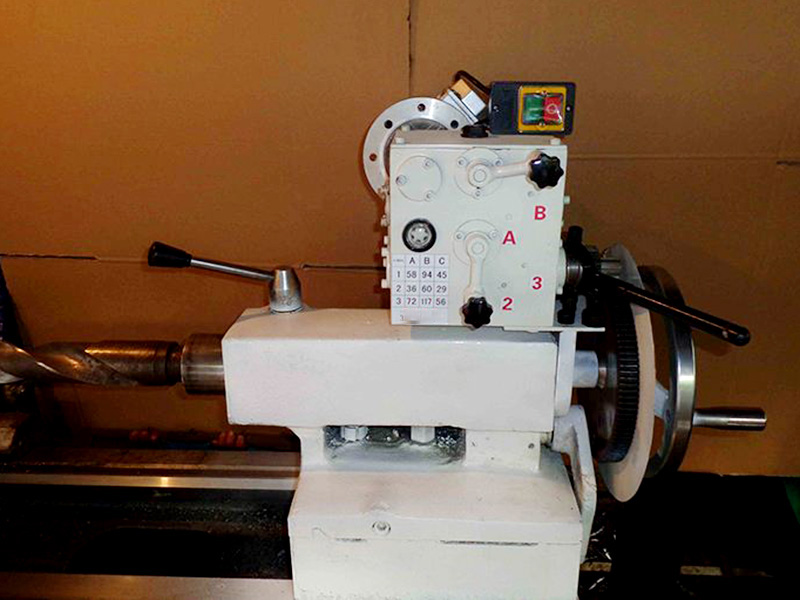 在車(chē)床上鉆深孔有啥好辦法?